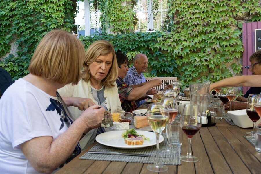 Champagne: Champagne Tasting Class with Lunch - Finding the doorbell and setting expectations