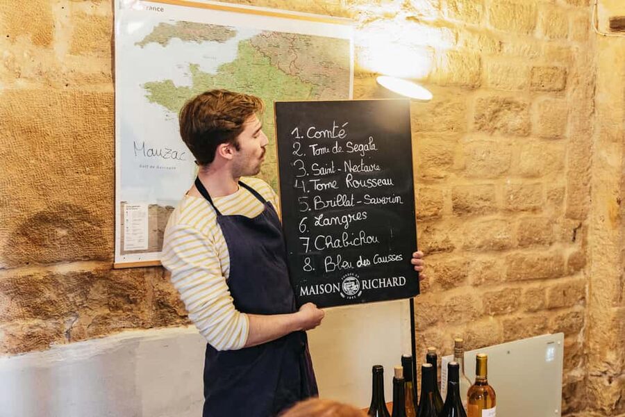 Cheese & Wine Tasting in Montmartre with Local Cheesemonger - The Cheese-Making Secrets You Actually Remember