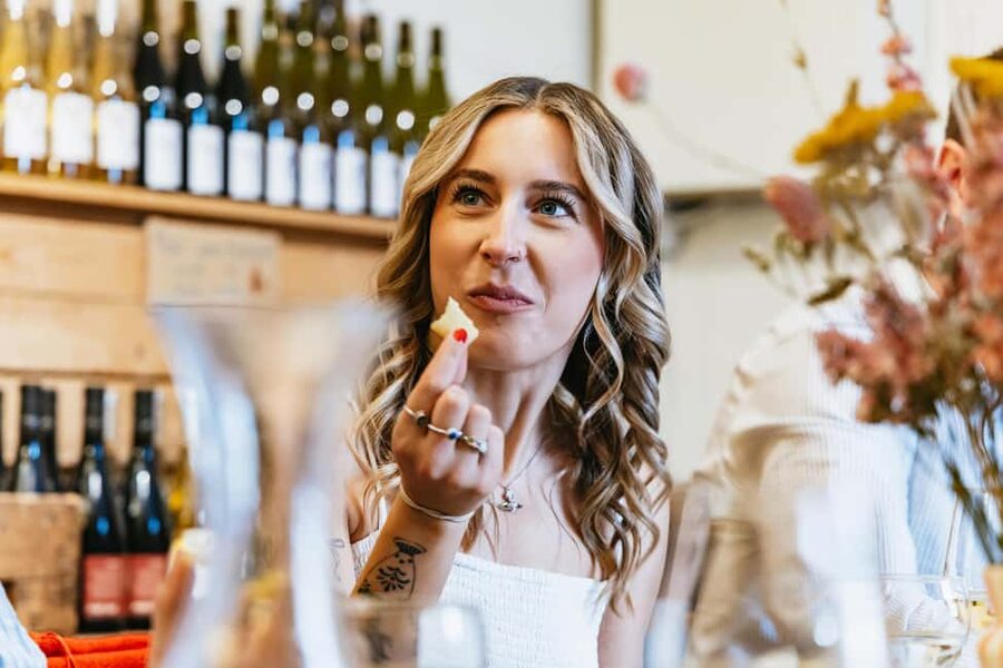 Cheese & Wine Tasting in Montmartre with Local Cheesemonger - The Two Hours: What You Taste and How It Feels