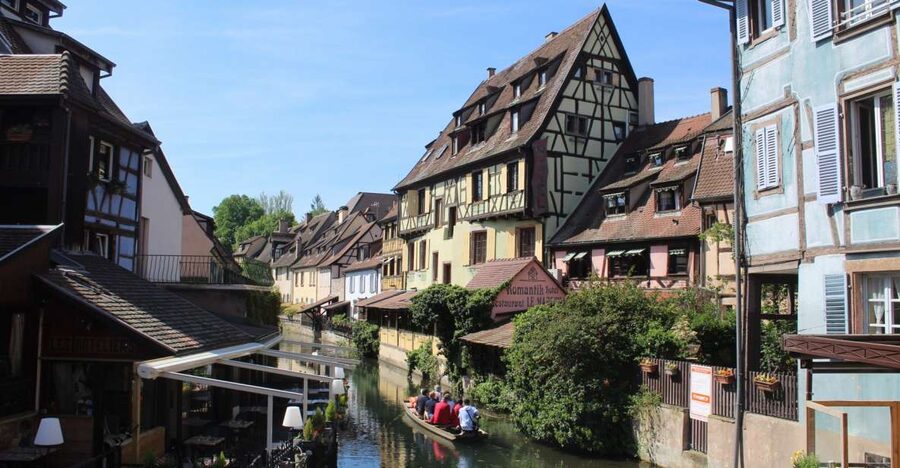 Colmar: Highlights Walking Tour and Wine Tasting - Colmar on foot, with wine at the finish