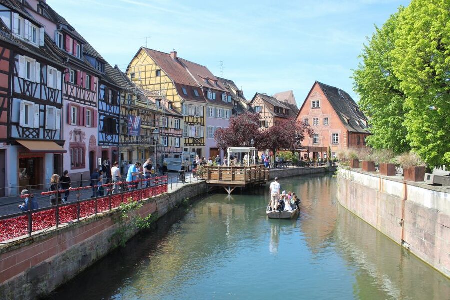 Colmar: Highlights Walking Tour and Wine Tasting - The winery stop in Colmar: where the tasting happens