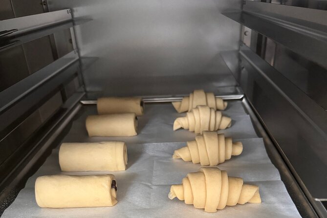Croissant Baking Class, Mastering the Art with a Pastry Chef - What to expect while the croissants bake, and the camaraderie part