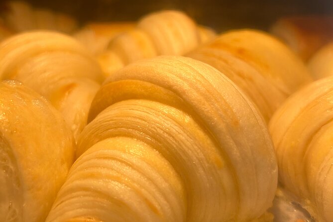 Croissants and pains au chocolat with a pastry chef in Paris - From dough to lamination, fermentation, shaping, baking