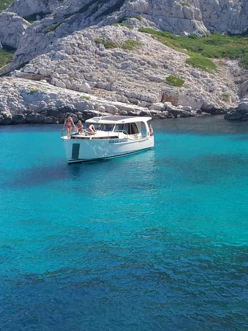 Cruise, Coffee and Swimming in the Calanques of Frioul - Coffee, snacks, and a choose-your-ambiance morning