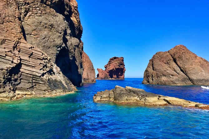 Cruise in a small group in Scandola Girolata Calanques de Piana - Girolata’s 30-minute break by sea, beach, and terrace time