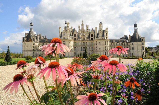 Day Tour of Chateaux of Chenonceau, Chambord & Caves Ambacia from Tours/Amboise - Stop 1: Château de Chenonceau, the Bridge Castle With the Lady Owners