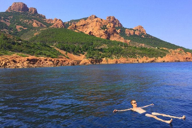 Departure from Fréjus: Estérel, Calanques and red rocks - Weather dependence and plan B when seas do not cooperate