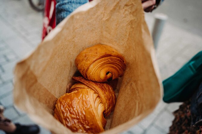 Devour Bordeaux: Ultimate Food & Wine Tasting Tour - The old-town walk: medieval landmarks with a food-first rhythm