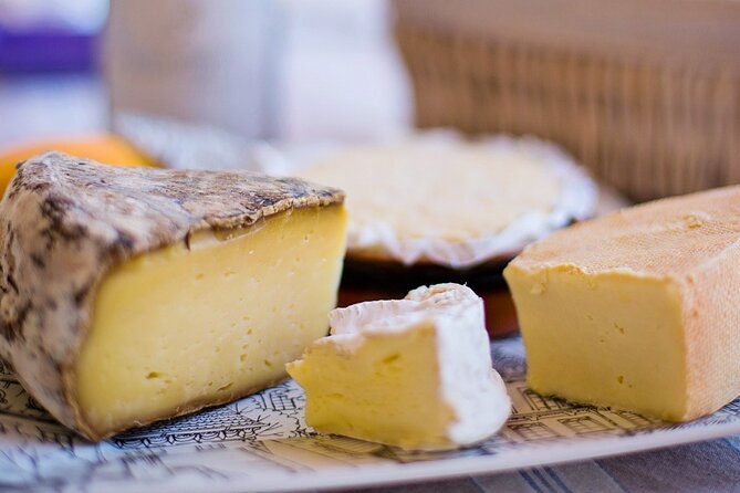 Devour Paris Food Tour : Montmartre Like a Local - Stop 7: L’Été en Pente Douce quiche lunch, the warm finish
