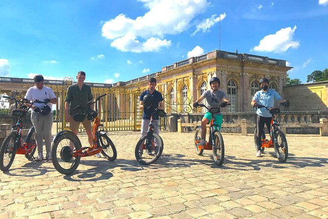 Discover Versailles on electric 2-wheelers (Yes to PRM) - Stop 1: Place d’Armes and the start of the Parc du Château