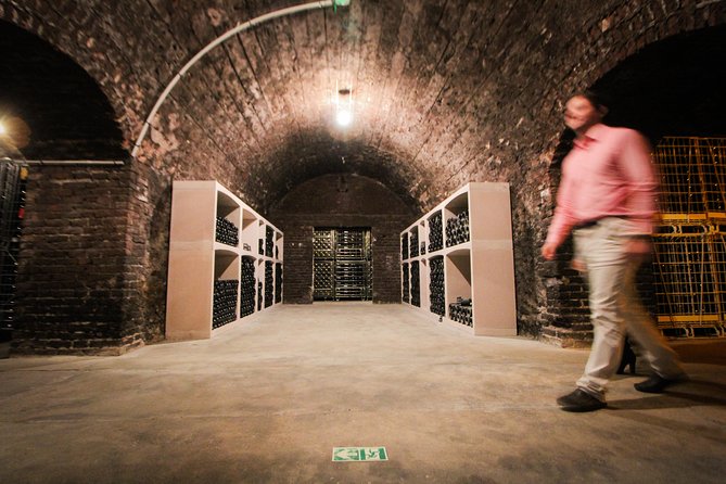 Discovery tour (2 tastings) - The people factor: what guides like Allan and Edita bring