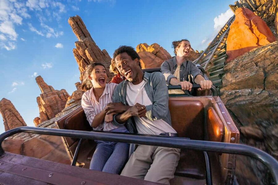 Disneyland® Paris Tickets and Shuttle Transport - Rules on the Bus: What’s Allowed and What’s Not
