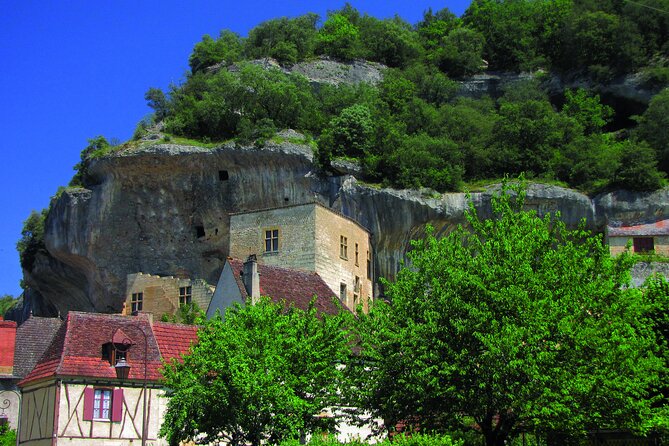 Dordogne Day Tour : Prehistory and The Art of the Caves from Sarlat - Lascaux IV Replica Cave: Cold, Stairy, and Worth It