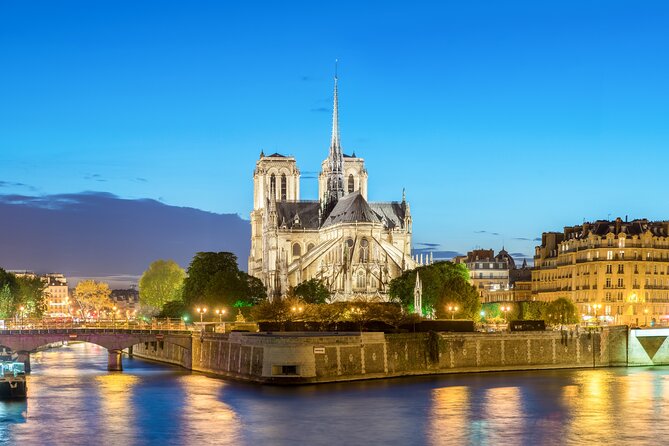 Early Access Paris Notre Dame Cathedral Walking Tour - Along the Seine: UNESCO banks and the view angle that explains Gothic power