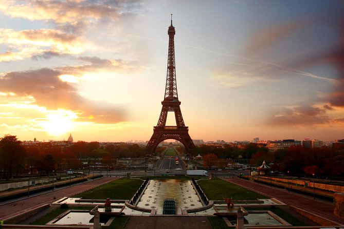Eiffel Tower Tour with Optional Summit and Seine River Cruise - Avenue Elisée Reclus: the meeting spot that helps you get oriented fast