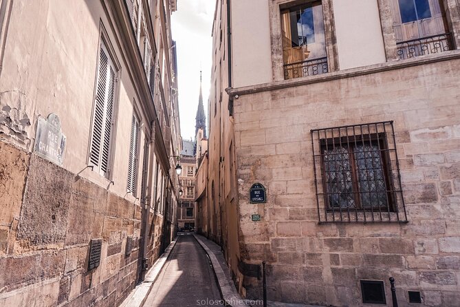 Escape game on the Île de la Cité - Before You Start: The Mobile Ticket and How the Route Is Set Up