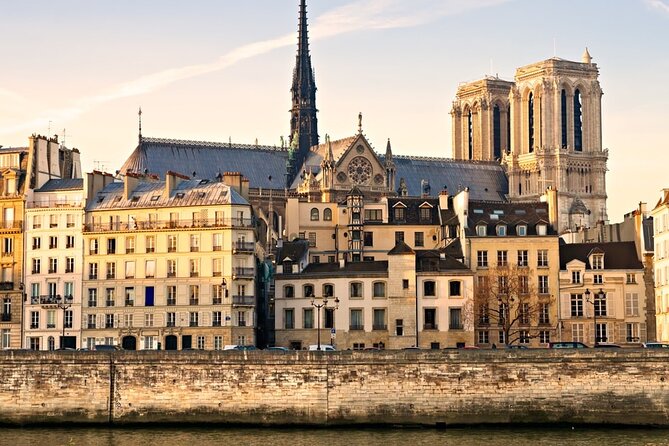 Escape game on the Île de la Cité - Henri IV’s Statue Again, But With Context