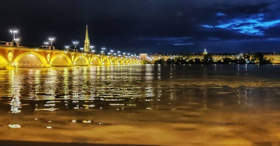Exclusive! Bordeaux: Nighttime Highlights Walking Tour - Waterfront light art, where the night gets cinematic