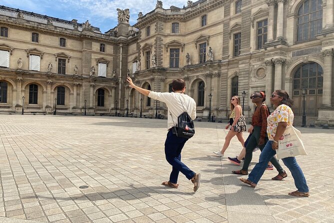 Exclusive Semi-Private Louvre Tour with Mona Lisa, Max 6 People - Mona Lisa, handled with structure so you don’t just get jostled