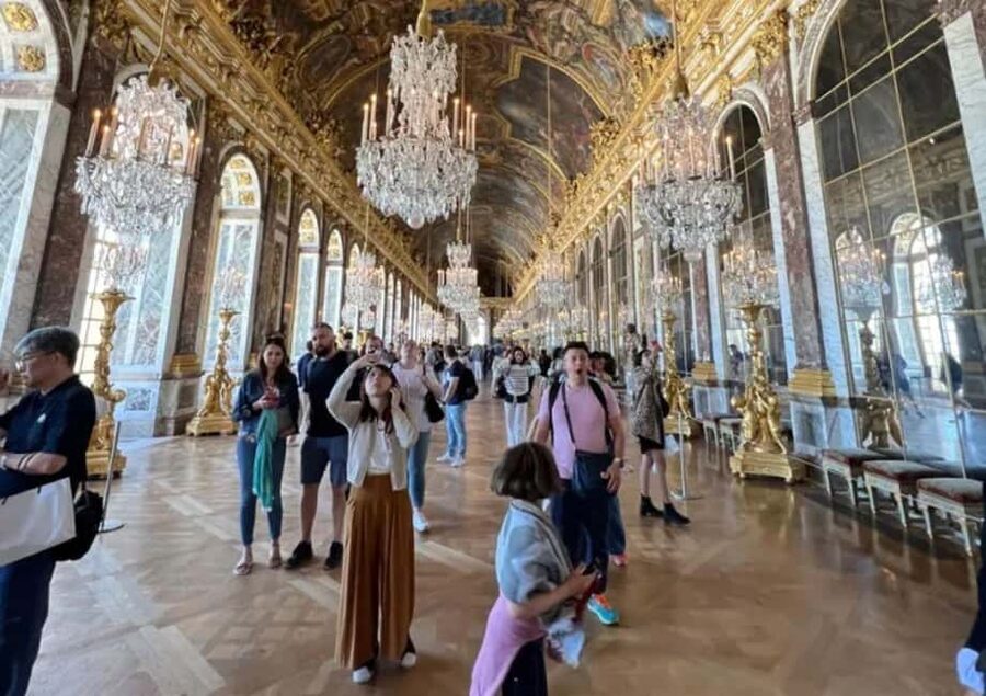 Excursion from Paris to Versailles Palace by Tootbus - Four Hours Inside the Palace and Gardens