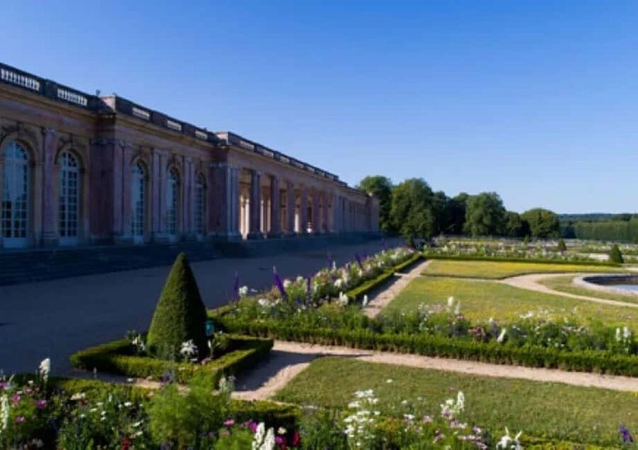 Excursion from Paris to Versailles Palace by Tootbus - Trianon Estate: Grand Trianon, Petit Trianon, and Queen’s Hamlet