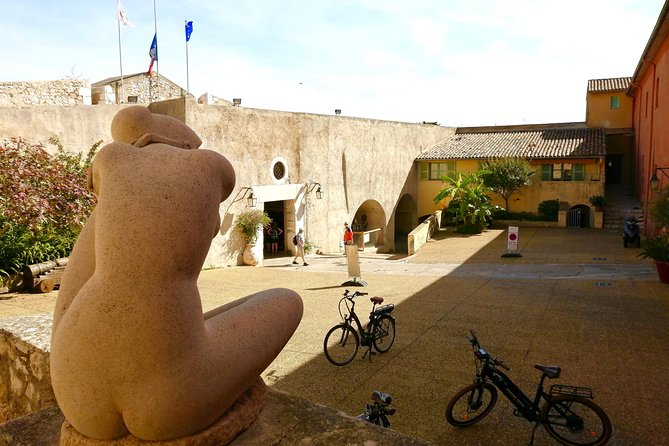 Fantastic Villefranche's Bay & Cape - E-Bike Tour from Nice - Stop 4: Chapelle Saint-Pierre, Cocteau’s Art and the Picasso Face