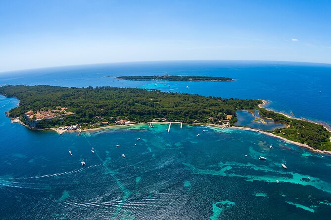 Ferry from Cannes to the island Ste Marguerite - Onboard essentials: short ride, real limits