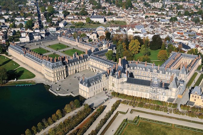 Fontainebleau and Vaux-Le-Vicomte Castle Small-Group Day Trip From Paris - The 10-Hour Rhythm From La Flamme to Two Palaces