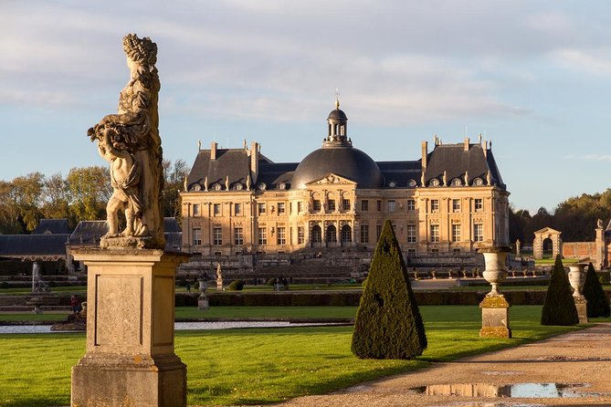 Fontainebleau and Vaux-Le-Vicomte Castle Small-Group Day Trip From Paris - Stop Two: Vaux-le-Vicomte Gardens for 30 Minutes (Plan Your Walk)