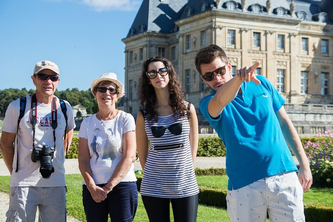 Fontainebleau and Vaux-Le-Vicomte Castle Small-Group Day Trip From Paris - Fontainebleau Lunch Break: Use the 1-Hour Window Smart