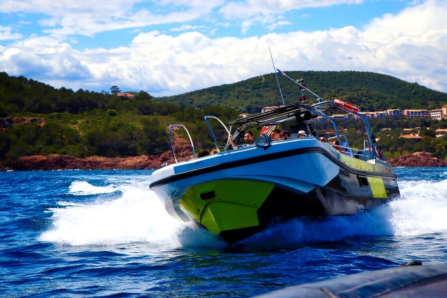 Fréjus: Sea and Creeks Boat Tour with Snorkeling and Drinks - Crew and language: English support that can make or break it