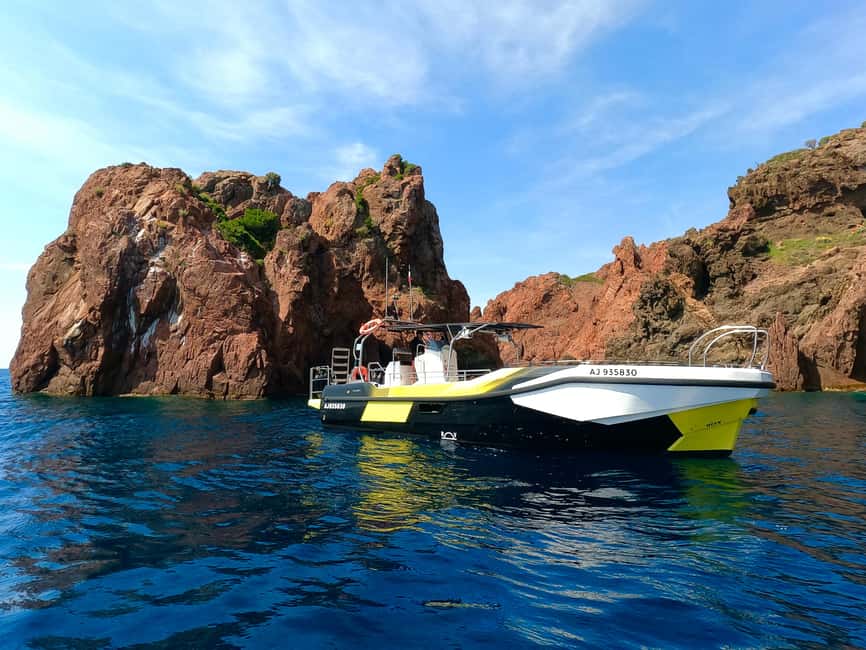 Fréjus: Sea and Creeks Boat Tour with Snorkeling and Drinks - What to pack for a cave-and-snorkel outing
