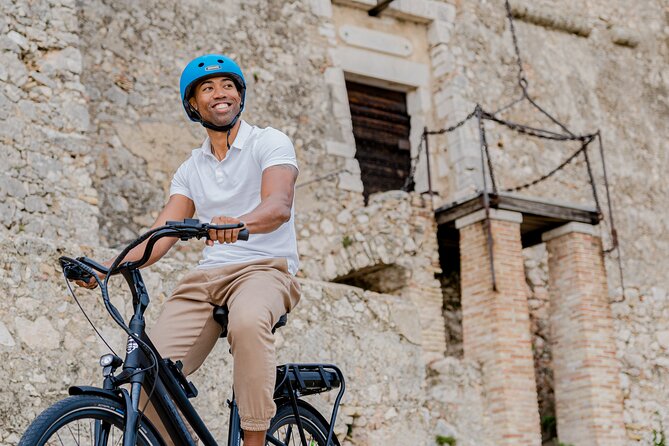 French Riviera E-bike Panoramic Tour from Nice - Promenade des Anglais to Rauba Capeu Quay: Nice’s Classic View Route