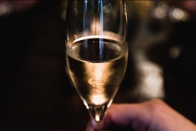 French Wine and Champagne Tasting in Paris - Entering Ô Chateau’s city-center wine cellar