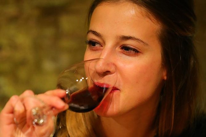 French Wine and Champagne Tasting in Paris - How the sommelier teaches you to taste (without making it painful)