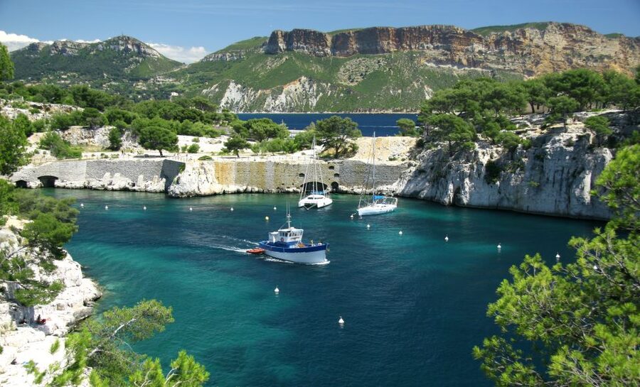 From Aix: Cassis Boat Ride & Provence Wine Tasting Day Tour - Route des Crêtes and Cap Canaille: the cliff views that earn their stop
