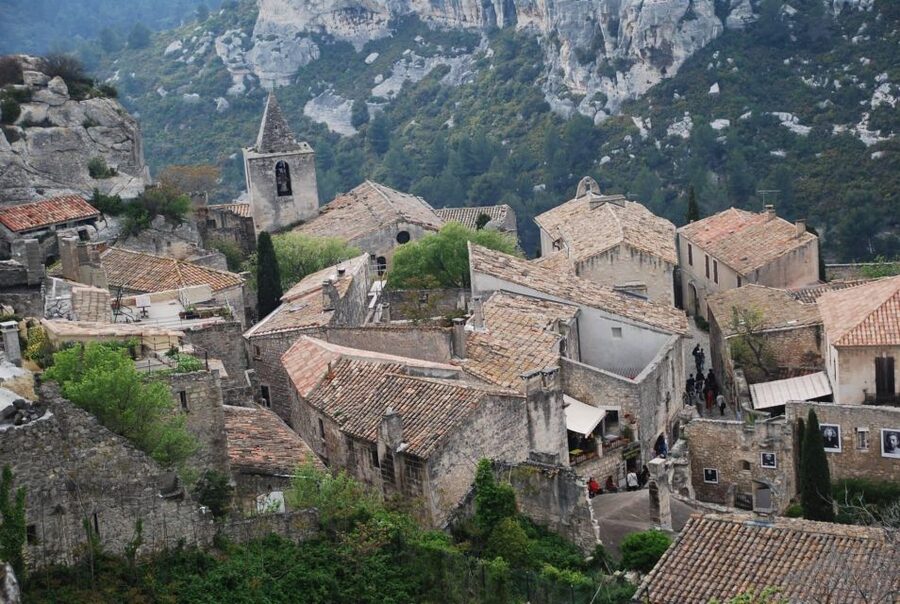 From Aix-en-Provence: Arles, Les Baux, & Saint-Rémy Full-Day - Riding out of Aix in comfort, with a guide who sets you up well
