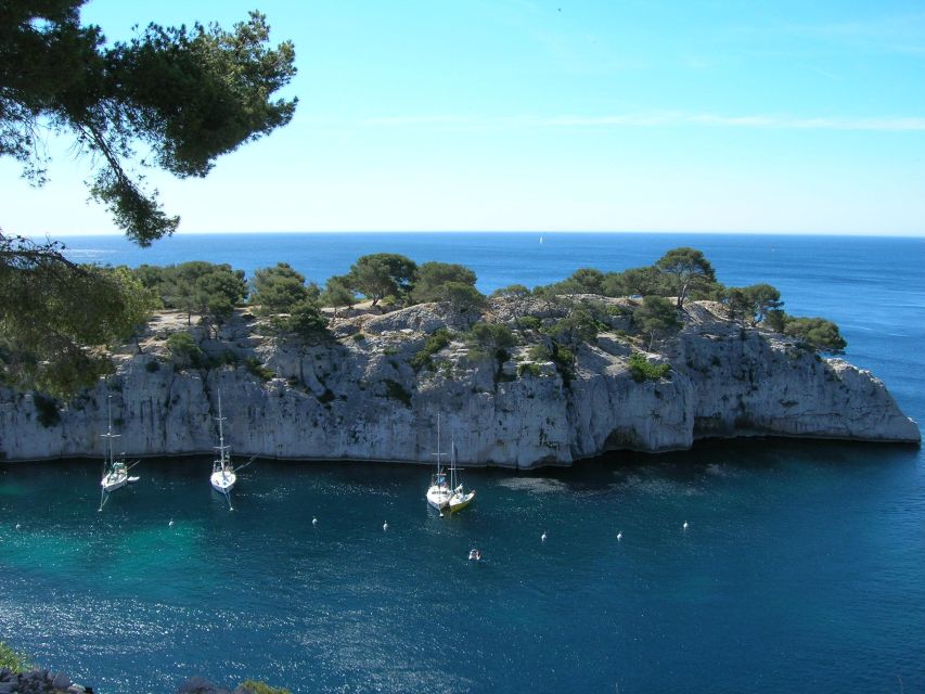 From Aix-en-Provence: Cassis Tour with Cap Canaille Stop - Photo and shopping tips that match the way the day is paced