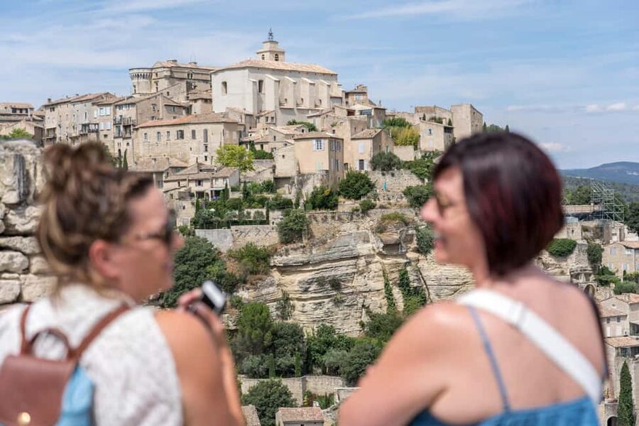 From Aix-en-Provence: Wine & Luberon Villages Full-day Tour - Lourmarin free time: Renaissance-style castle energy