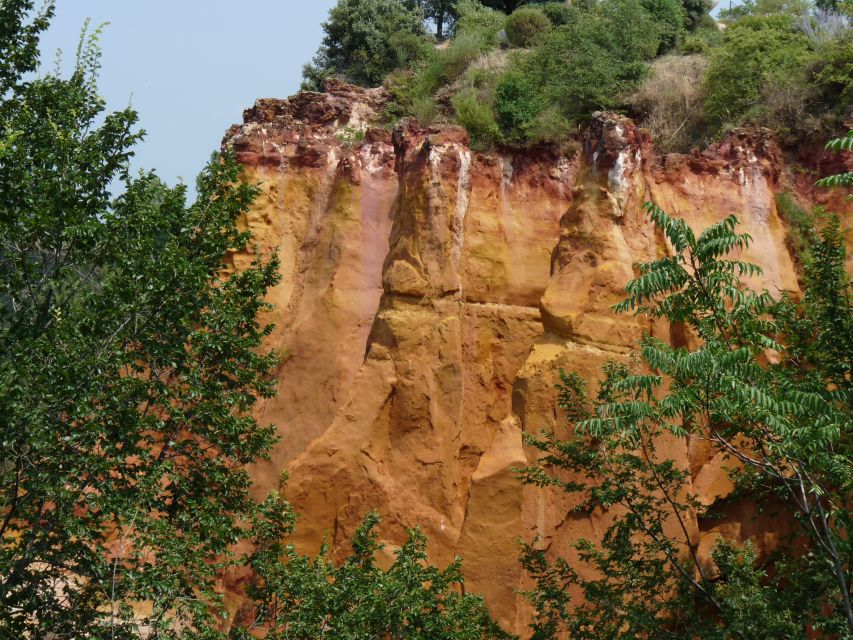 From Aix-en-Provence: Wine & Luberon Villages Full-day Tour - Meeting in Aix and settling into the air-conditioned minibus