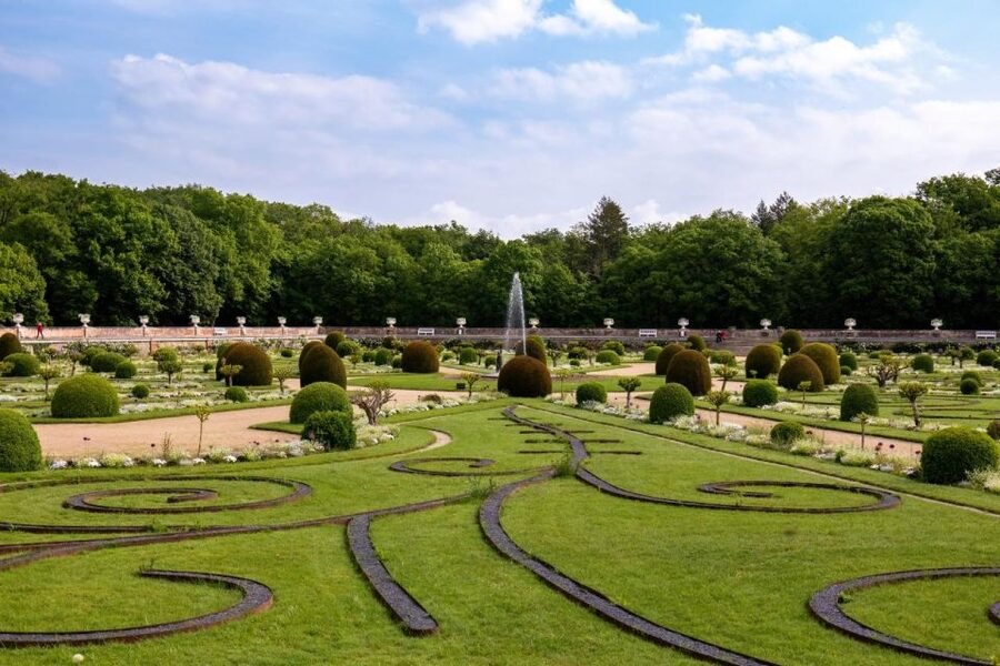From Amboise: Chambord and Chenonceau Tour with Lunch - Price and logistics: what you’re really paying for at $281