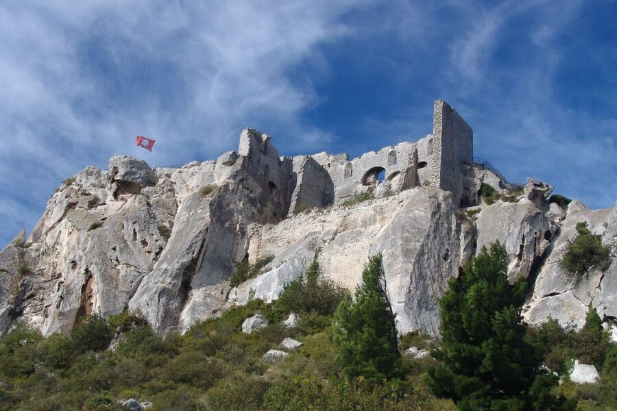 From Avignon: Full-Day Best of Provence Tour - Gordes Walking Time: Red Streets and Big Views