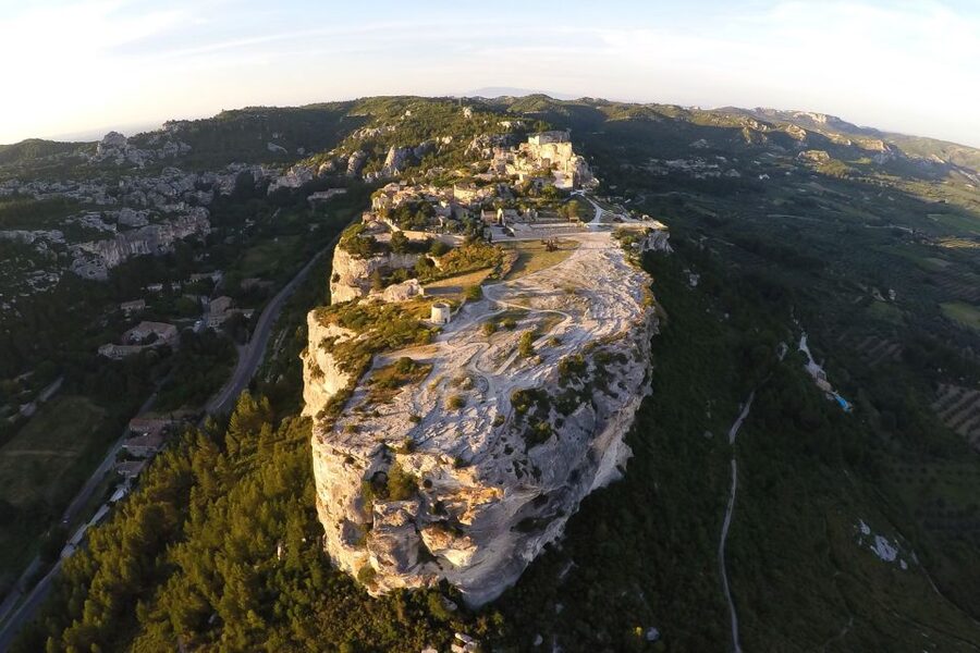 From Avignon: Full-Day Best of Provence Tour - Roussillon Ochre Lands: Red Streets You Can Literally See