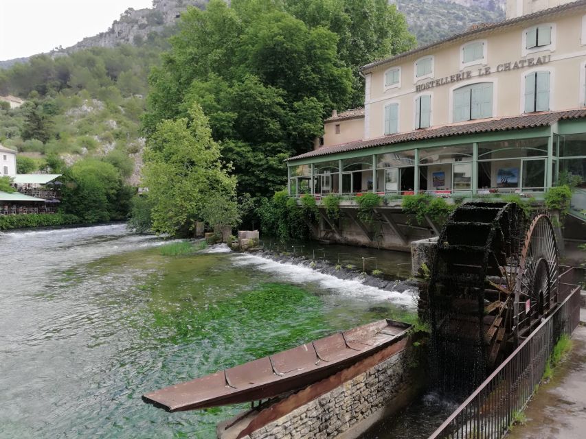 From Avignon: Villages in Luberon Half-Day Tour - Avignon start point and how the tour actually begins