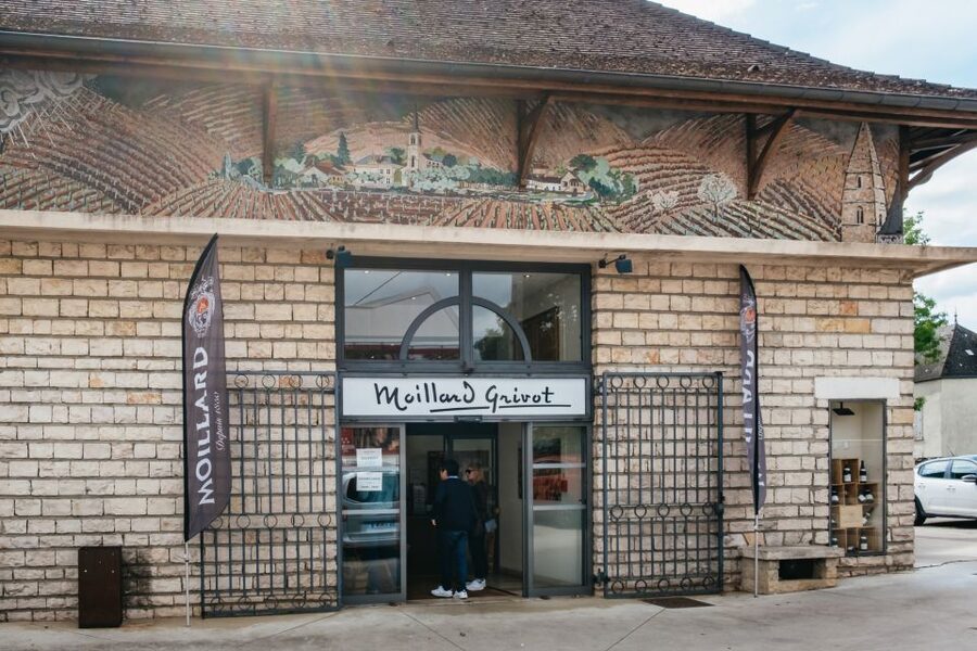 From Beaune: Burgundy Day Trip with 14 Wine Tastings - Lunch with the guide’s local instincts, not tourist-menu roulette