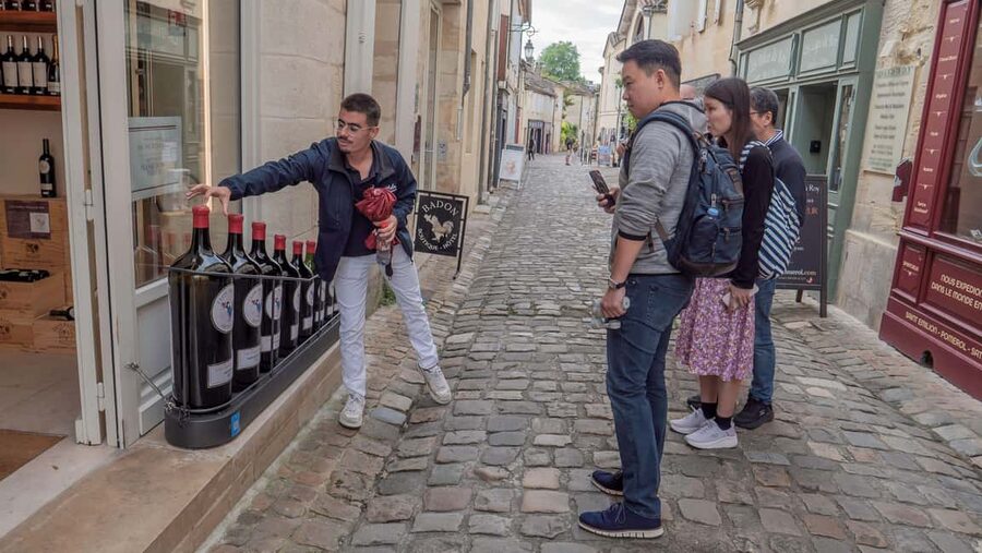 From Bordeaux: St-Emilion Day Tour with Tastings and Lunch - From Bordeaux to Saint-Émilion in 7 hours, with no wasted motion