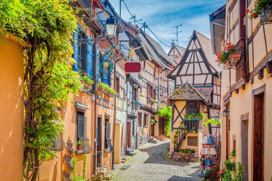 From Colmar: 4 Wonders of Alsace Day Tour - Riquewihr: tight streets, big atmosphere, and easy photo moments