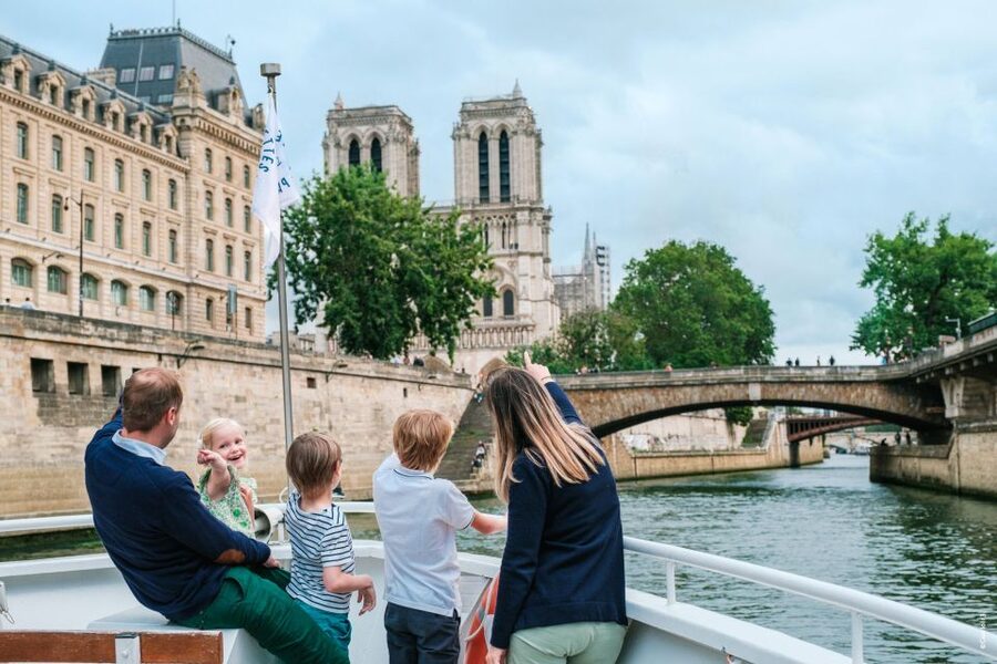 From Disneyland Paris: Paris Day Trip and Sightseeing Cruise - Eiffel Tower Area Stop: Your On-Ramp to Paris