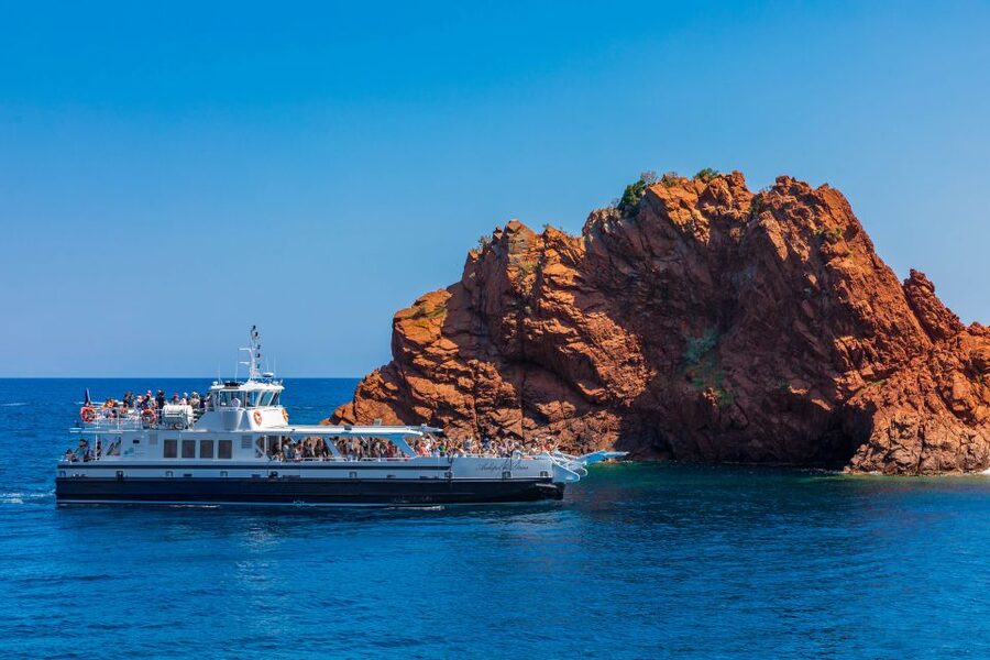 From Mandelieu: Corniche d'Or Sightseeing Cruise with Guide - Getting to the boat in Mandelieu-la-Napoule (without stress)