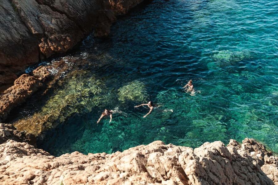 From Marseille: Frioul Islands Boat Tour - Vallon des Auffes and Port of Niolon: typical harbors from a sea viewpoint